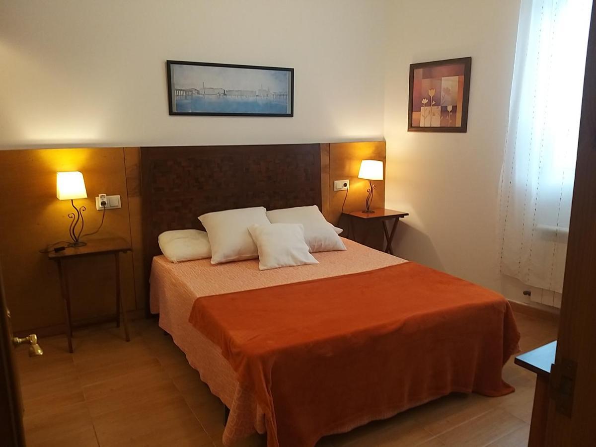 Apartamento Con Pequeno Jardin En El Centro Ferrol Bagian luar foto