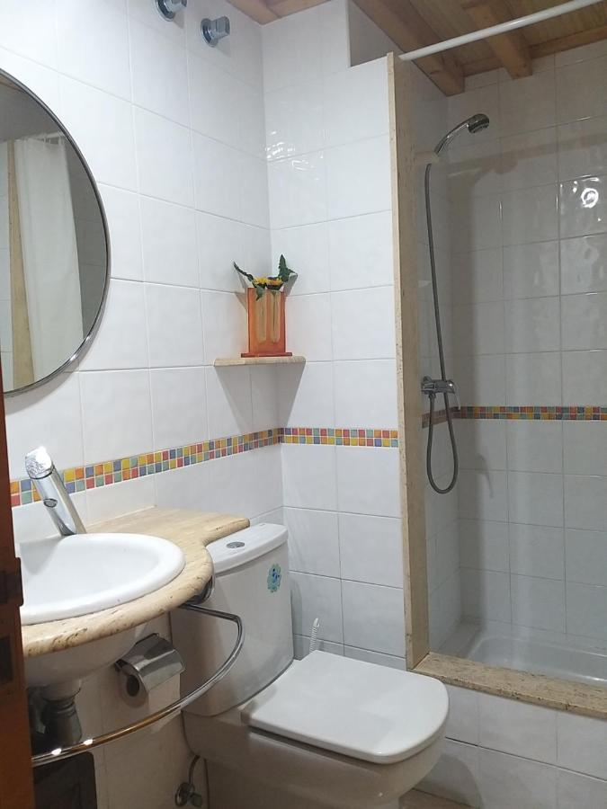 Apartamento Con Pequeno Jardin En El Centro Ferrol Bagian luar foto